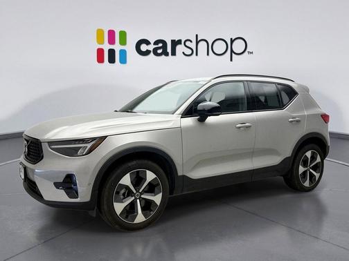 Silver Dawn 2025 Volvo XC40 B5 Plus Dark Theme