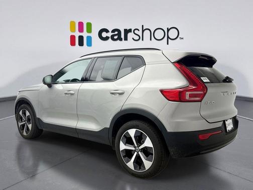 Silver Dawn 2025 Volvo XC40 B5 Plus Dark Theme