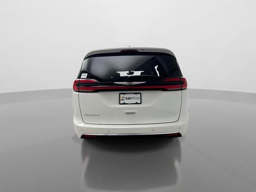 2025 Chrysler Pacifica L