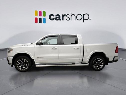 Ivory White Tri-Coat Pearlcoat 2025 RAM 1500 Laramie