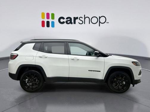 Bright White Clearcoat 2024 Jeep Compass Latitude