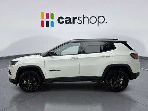 Bright White Clearcoat 2024 Jeep Compass Latitude