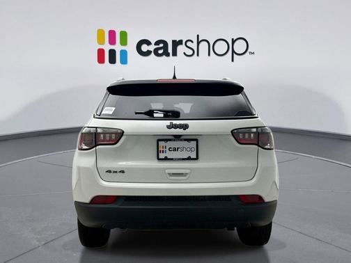 Bright White Clearcoat 2024 Jeep Compass Latitude