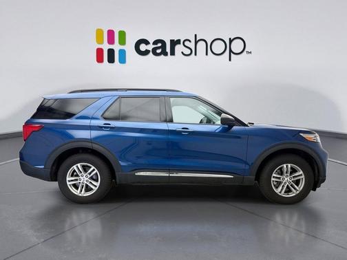 ATLAS BLUE METALLIC 2022 Ford Explorer XLT