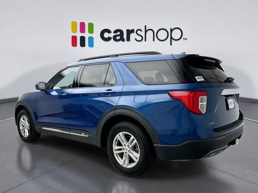 ATLAS BLUE METALLIC 2022 Ford Explorer XLT