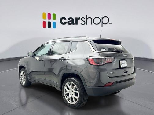 Granite Crystal Metallic Clearcoat 2022 Jeep Compass Latitude Lux