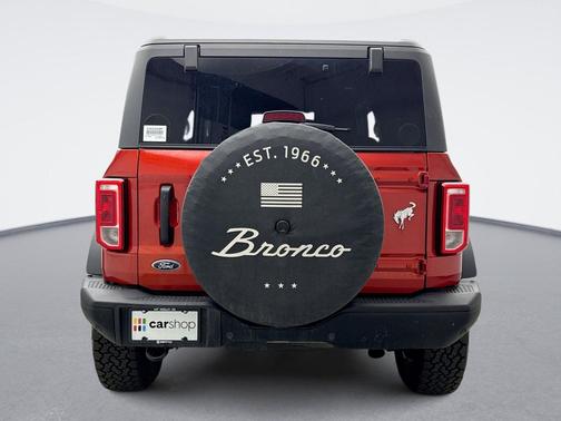 HOT PEPPER RED MET TINT CC 2024 Ford Bronco Black Diamond