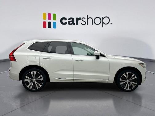 Crystal White 2022 Volvo XC60 B5 INSCRIPTION
