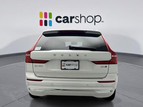 Crystal White 2022 Volvo XC60 B5 INSCRIPTION