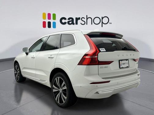 Crystal White Metallic 2022 Volvo XC60 B5 Inscription