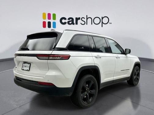 Bright White Clearcoat 2023 Jeep Grand Cherokee Altitude