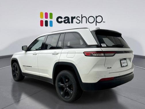 Bright White Clearcoat 2023 Jeep Grand Cherokee Altitude