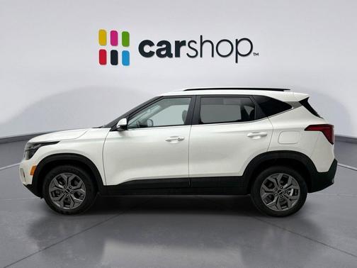 Snow White Pearl 2024 Kia Seltos S