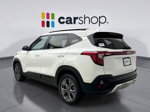 Snow White Pearl 2024 Kia Seltos S