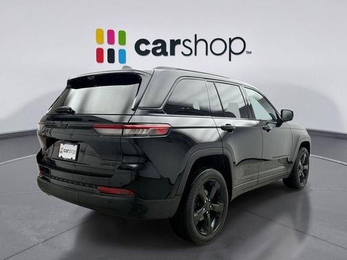 Diamond Black Crystal Pearlcoat 2023 Jeep Grand Cherokee Limited