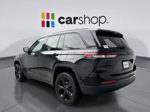 Diamond Black Crystal Pearlcoat 2023 Jeep Grand Cherokee Limited