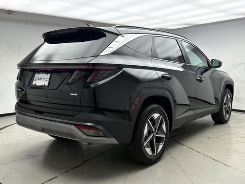 Phantom Black 2025 Hyundai TUCSON SEL Convenience