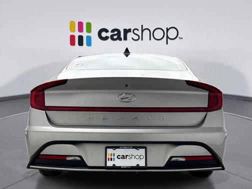 2022 Hyundai SONATA SE