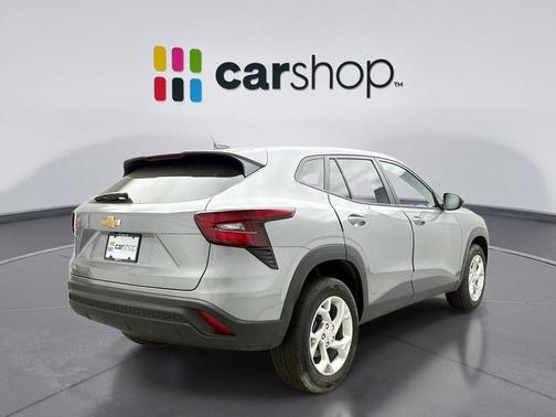 Sterling Gray Metallic 2025 Chevrolet Trax LS