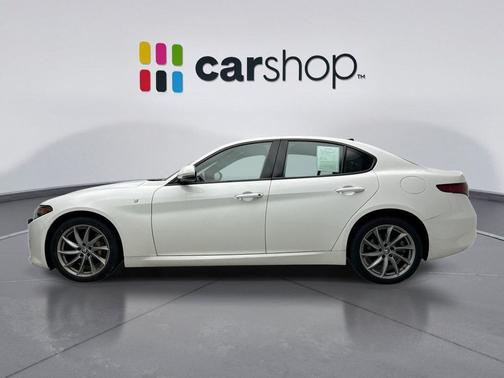 Alfa White 2022 Alfa Romeo Giulia Ti