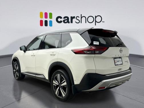 Pearl White Tricoat/Super Black 2023 Nissan Rogue Platinum