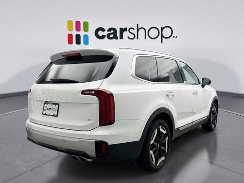 Glacial White Pearl 2023 Kia Telluride S