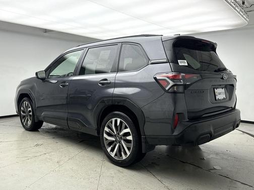 Magnetite Gray Metallic 2025 Subaru Forester Touring