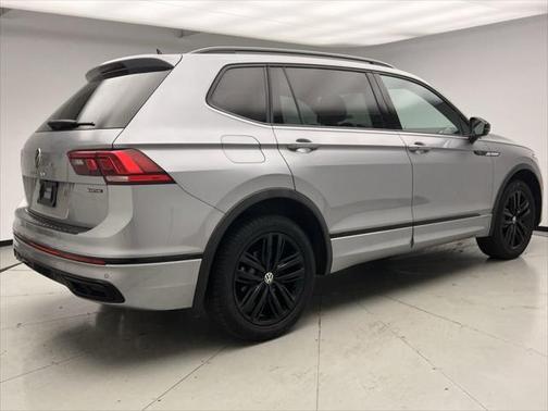 2022 Volkswagen Tiguan 2.0T SE R-Line Black 4MOTION