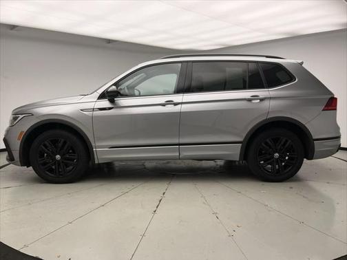 2022 Volkswagen Tiguan 2.0T SE R-Line Black 4MOTION