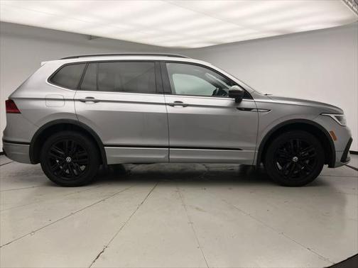 2022 Volkswagen Tiguan 2.0T SE R-Line Black 4MOTION