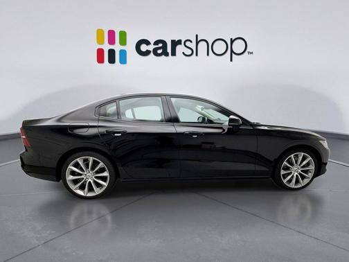 2021 Volvo S60 T6 Momentum