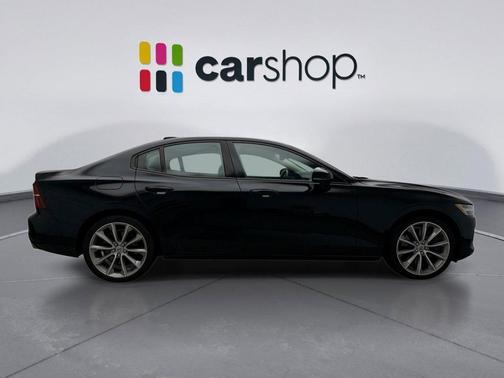 2021 Volvo S60 T6 Momentum