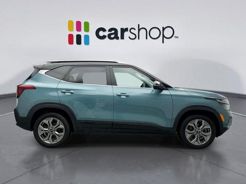 Pluton Blue/Black Roof 2024 Kia Seltos S