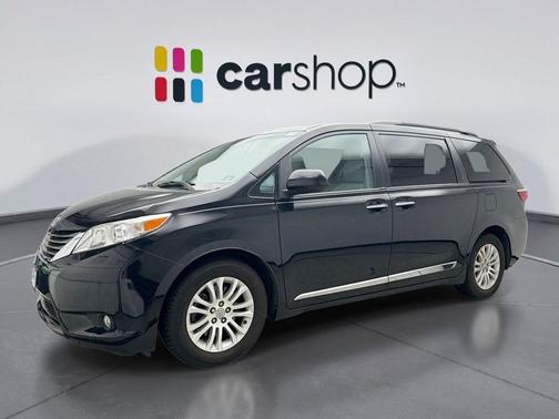 Midnight Black Metallic 2017 Toyota Sienna XLE Premium