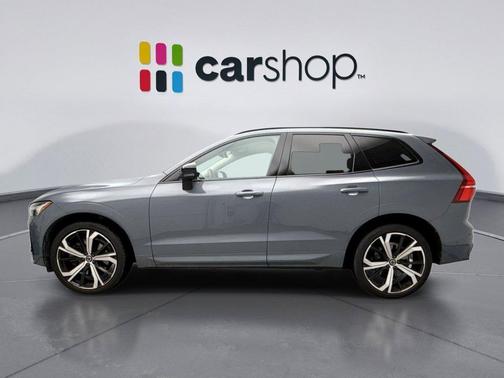 2023 Volvo XC60 B6 Ultimate Dark Theme