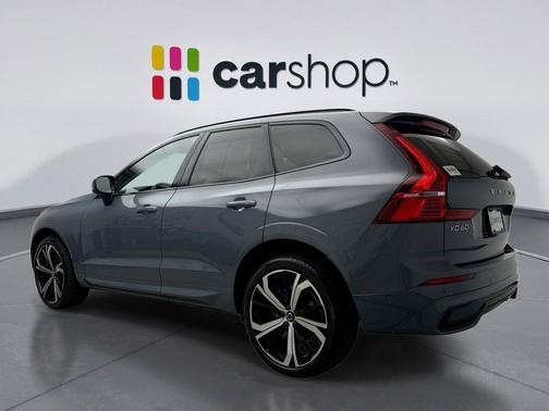 2023 Volvo XC60 B6 Ultimate Dark Theme