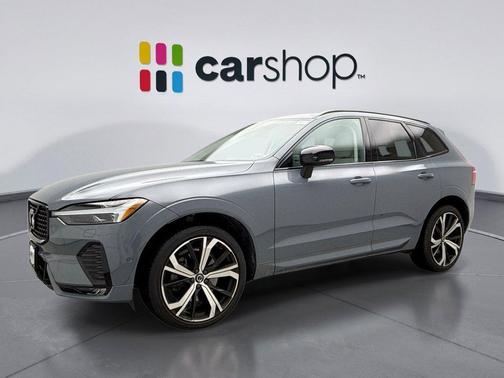 2023 Volvo XC60 B6 Ultimate Dark Theme