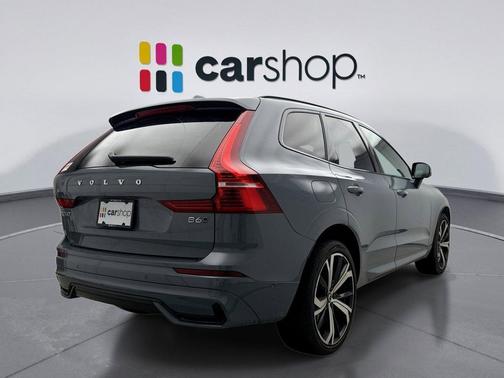 2023 Volvo XC60 B6 Ultimate Dark Theme