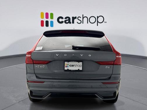 2023 Volvo XC60 B6 Ultimate Dark Theme