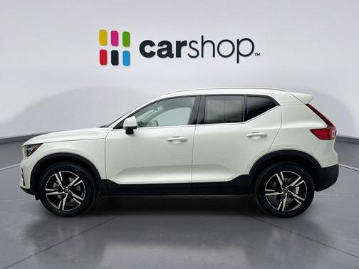 2025 Volvo XC40 B5 Core Bright Theme