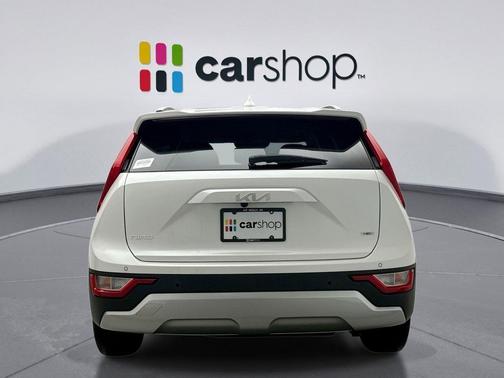 Snow White Pearl 2023 Kia Niro EX