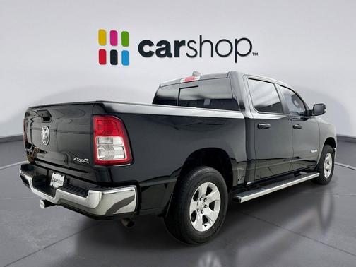 Diamond Black Crystal Pearlcoat 2023 RAM 1500 Big Horn/Lone Star