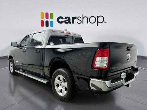 Diamond Black Crystal Pearlcoat 2023 RAM 1500 Big Horn/Lone Star
