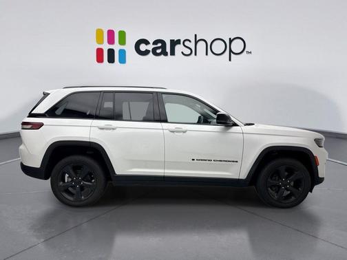 Bright White Clearcoat 2023 Jeep Grand Cherokee Altitude