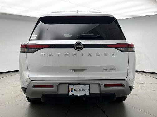 Everest White Pearl Tricoat 2025 Nissan Pathfinder SL 4WD