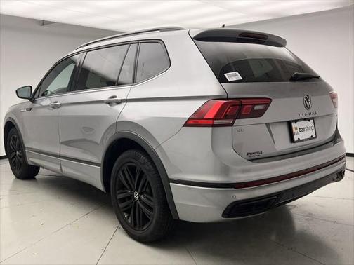 2022 Volkswagen Tiguan 2.0T SE R-Line Black 4MOTION