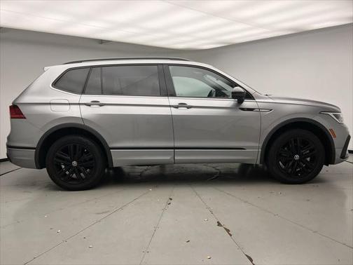 2022 Volkswagen Tiguan 2.0T SE R-Line Black 4MOTION