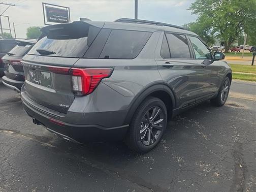 Carbonized Gray Metallic 2026 Ford Explorer Active