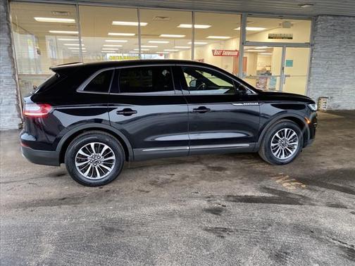 2019 Lincoln Nautilus Select