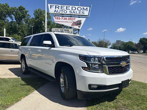 Summit White 2018 Chevrolet Suburban LT